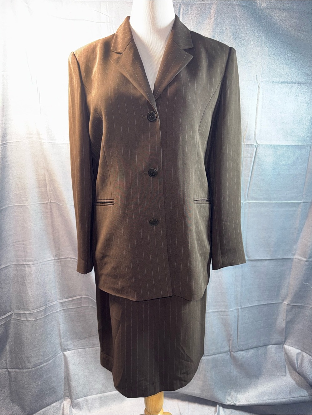 1427-Petite Sophisticate Brown Pinstripe Tailored Blazer